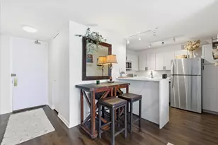 655 W Irving Park Rd, Chicago, IL 60613 - Photo 3