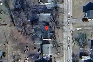 713 Burrell St, Carmi, IL 62821 - Photo 5