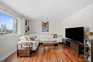 841 N York St, Elmhurst, IL 60126 - Photo 5