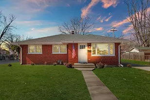 2532 N Jackson Street N, Waukegan, IL 60087 - Photo 3