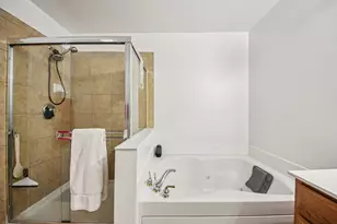 906 Elizabeth Dr, Streamwood, IL 60107 - Photo 15