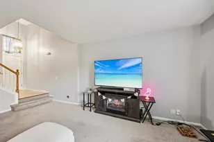 906 Elizabeth Dr, Streamwood, IL 60107 - Photo 5