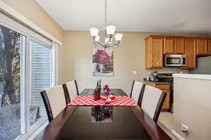 906 Elizabeth Dr, Streamwood, IL 60107 - Photo 7