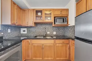 2909 N Sheridan Rd, Chicago, IL 60657 - Photo 11