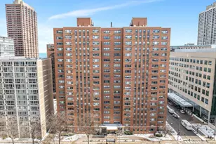 2909 N Sheridan Rd, Chicago, IL 60657 - Photo 1