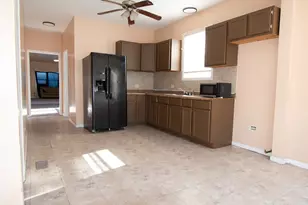 10516 S Ave L, Chicago, IL 60617 - Photo 9