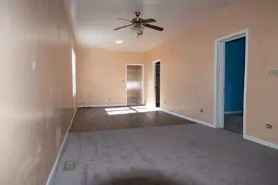 10516 S Avenue L, Chicago, IL 60617 - Photo 5