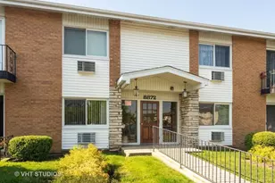 8872 N Jody Ln, Des Plaines, IL 60016 - Photo 1