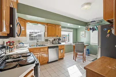 33 Blackhawk Hills Court, Rock Island, IL 61201 - Photo 5