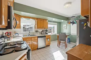 33 Blackhawk Hills Ct, Rock Island, IL 61201 - Photo 5