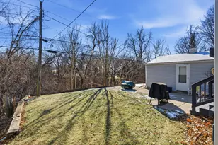 33 Blackhawk Hills Ct, Rock Island, IL 61201 - Photo 19