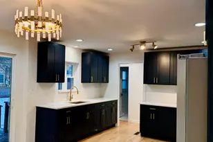 960 E 167th St, South Holland, IL 60473 - Photo 7