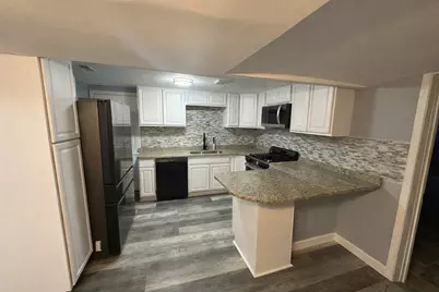 7612 S Phillips Avenue #garden, Chicago, IL 60649 - Photo 3