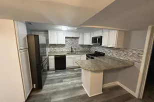 7612 S Phillips Ave, Chicago, IL 60649 - Photo 3