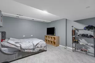 6756 N Keating Ave, Lincolnwood, IL 60712 - Photo 25