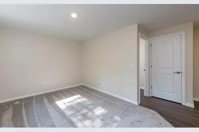 804 Neubauer Circle, Lindenhurst, IL 60046 - Photo 23