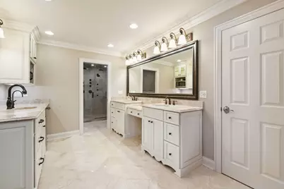 719 Midwest Club Parkway, Oak Brook, IL 60523 - Photo 21