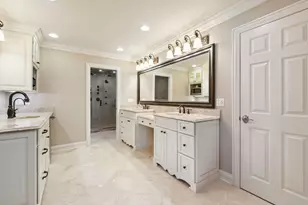 719 Midwest Club Pkwy, Oak Brook, IL 60523 - Photo 21