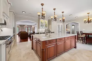 719 Midwest Club Pkwy, Oak Brook, IL 60523 - Photo 11