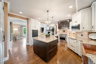 1043 Blackburn Dr, Inverness, IL 60067 - Photo 11