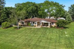 1043 Blackburn Dr, Inverness, IL 60067 - Photo 1
