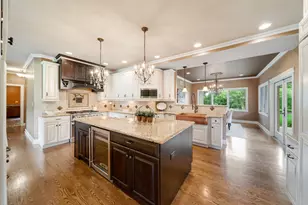 1043 Blackburn Dr, Inverness, IL 60067 - Photo 13