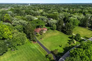 1043 Blackburn Dr, Inverness, IL 60067 - Photo 31