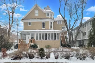 431 S Harvey St, Oak Park, IL 60302 - Photo 1