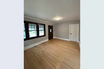 247 S Oakland Grove, Elmhurst, IL 60126 - Photo 3