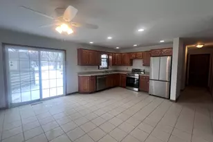 934 Evans St, Ottawa, IL 61350 - Photo 3