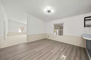 36 Maple Ridge Dr, Manteno, IL 60950 - Photo 9