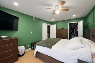 1587 Brookside Dr, Hoffman Estates, IL 60169 - Photo 9