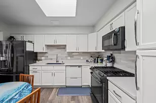 7041 W Touhy Ave, Niles, IL 60714 - Photo 3