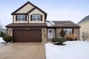 1280 Clover Ln, Hoffman Estates, IL 60192 - Photo 1