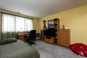 6896 W 87th St, Burbank, IL 60459 - Photo 17