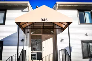 945 Commonwealth Ct, Vernon Hills, IL 60061 - Photo 1