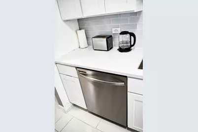 945 Commonwealth Court #4, Vernon Hills, IL 60061 - Photo 5