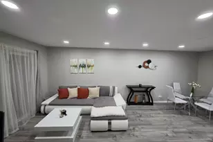 1930 Kenilworth Cir, Hoffman Estates, IL 60169 - Photo 3