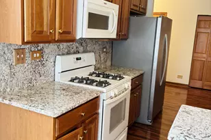 2598 Hillsboro Blvd, Aurora, IL 60503 - Photo 7