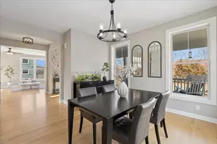 1571 Amos Bennett St, Grayslake, IL 60030 - Photo 7