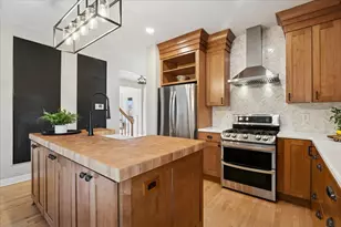 1571 Amos Bennett St, Grayslake, IL 60030 - Photo 9