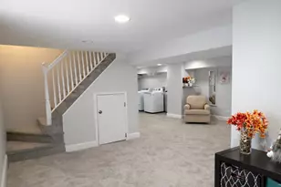 7915 S Paxton Ave, Chicago, IL 60617 - Photo 7