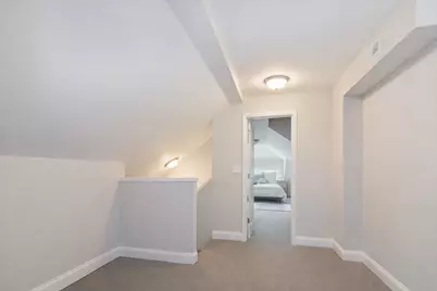 7915 S Paxton Avenue, Chicago, IL 60617 - Photo 13