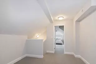 7915 S Paxton Ave, Chicago, IL 60617 - Photo 13