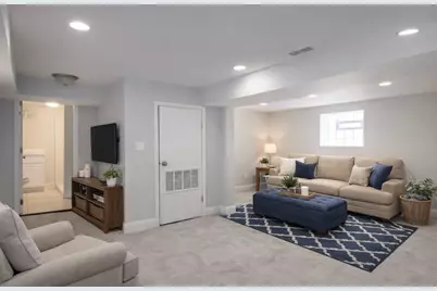 7915 S Paxton Avenue, Chicago, IL 60617 - Photo 9