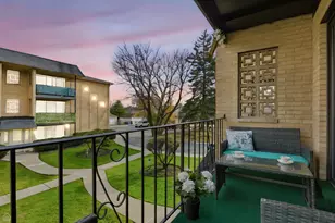 6568 W Roscoe St, Chicago, IL 60634 - Photo 27