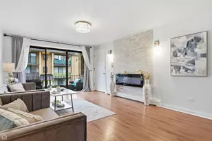 6568 W Roscoe St, Chicago, IL 60634 - Photo 5