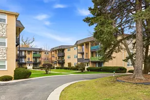 6568 W Roscoe St, Chicago, IL 60634 - Photo 3