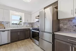 6568 W Roscoe St, Chicago, IL 60634 - Photo 13