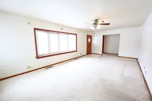 6837 W 113th St, Worth, IL 60482 - Photo 5